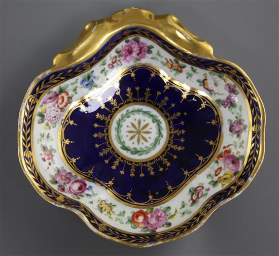 An English porcelain fourteen piece dessert service, early 19th century, 28cm